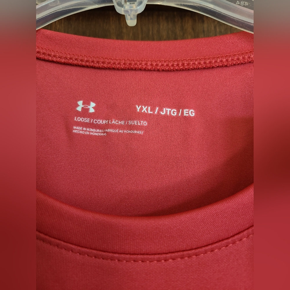 NWT! Boys Under Armour tshirt - Picture 3 of 6